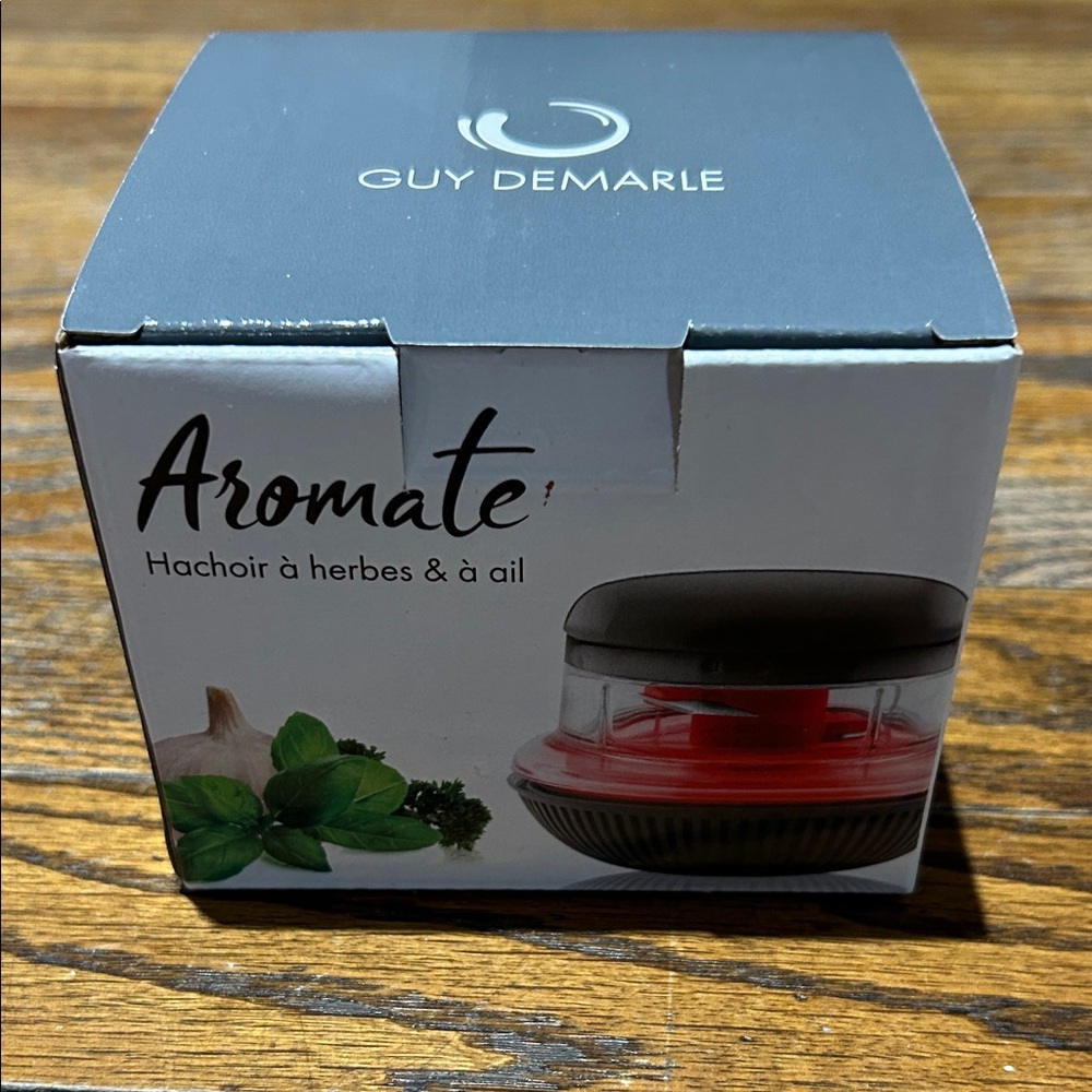 Aromate Herb and Garlic Chopper - Red and Black